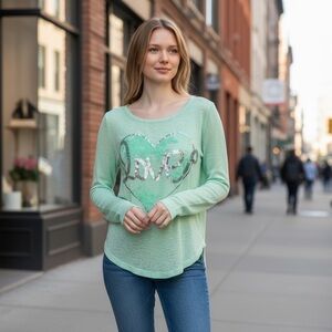 Green Round Neck Long Sleeve Top
New